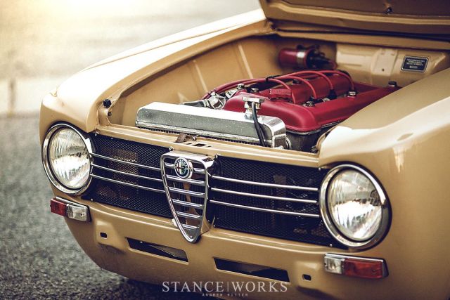 dorian-alfa-romeo-beige-engine.thumb.jpg.8da75d4e840845af8445ca63ca92c454.jpg