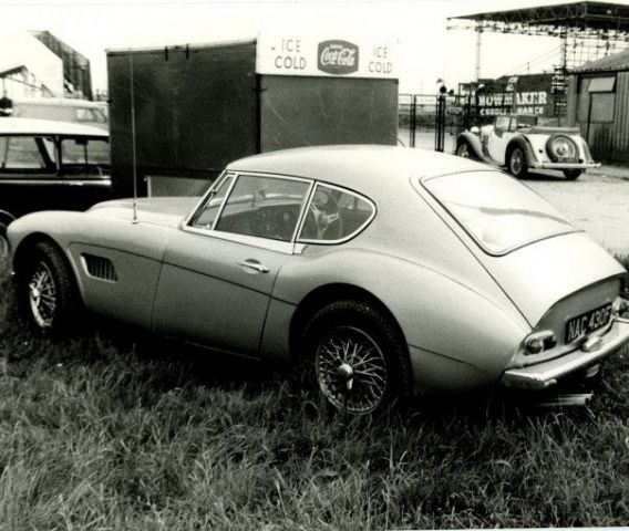 AH 3000 #52 Coupe prototype at Silverstone 1968 I Visser archives .jpg