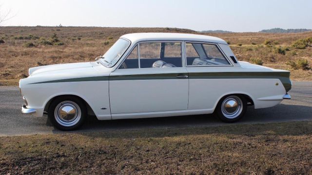 1966-lotus-cortina-ebay-1.thumb.jpg.a540c25cbfff3dfa7bfcffe57930c99f.jpg