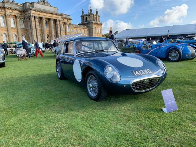 1413wd-SalonPrive01L.thumb.jpg.f509258694e264241227553c4ad8dd19.jpg