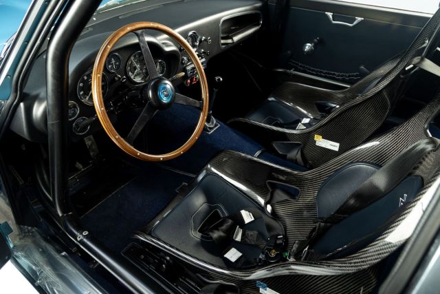 JC25_r0140a Aston Martin DB4 Zagato Continuation_006.jpg